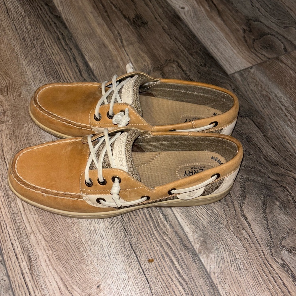 Sperry Tan Boat Shoes with Non-Slip Sole and Leather Upper